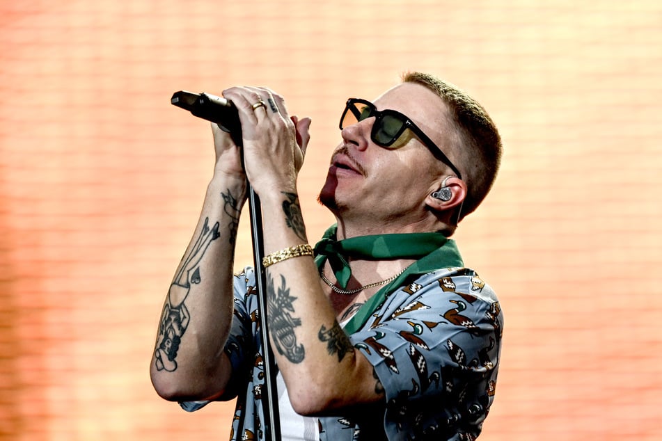 Laut Sheeran setzten die Veranstalter seiner Tour ihn unter Druck, den Rapper Macklemore (43) rauszuschmeißen, nachdem dieser auf der Bühne "Free Palestine" gerufen hatte.