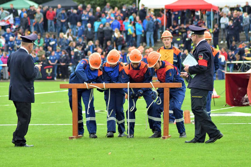 Die Kameraden der Jugendfeuerwehr Chemnitz-Siegmar belegten beim Bundeswettbewerb in Xanten den siebten Platz.Noch nie schnitt eine sächsische Jugendfeuerwehr besser ab.