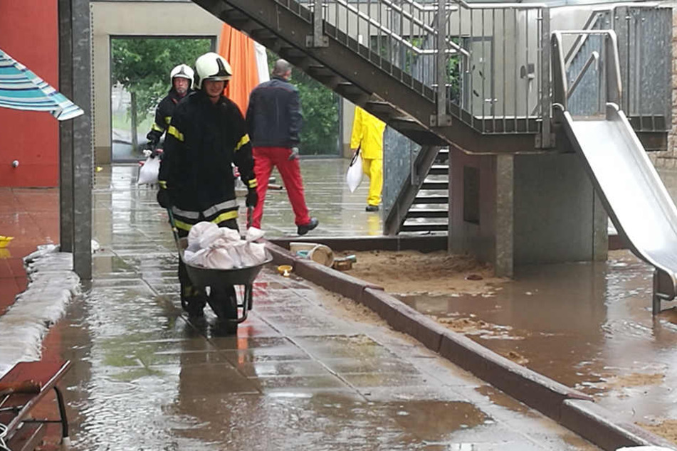 Die KiTa Waldblick wurde in Erfurt mit Sandsäcken geschützt.