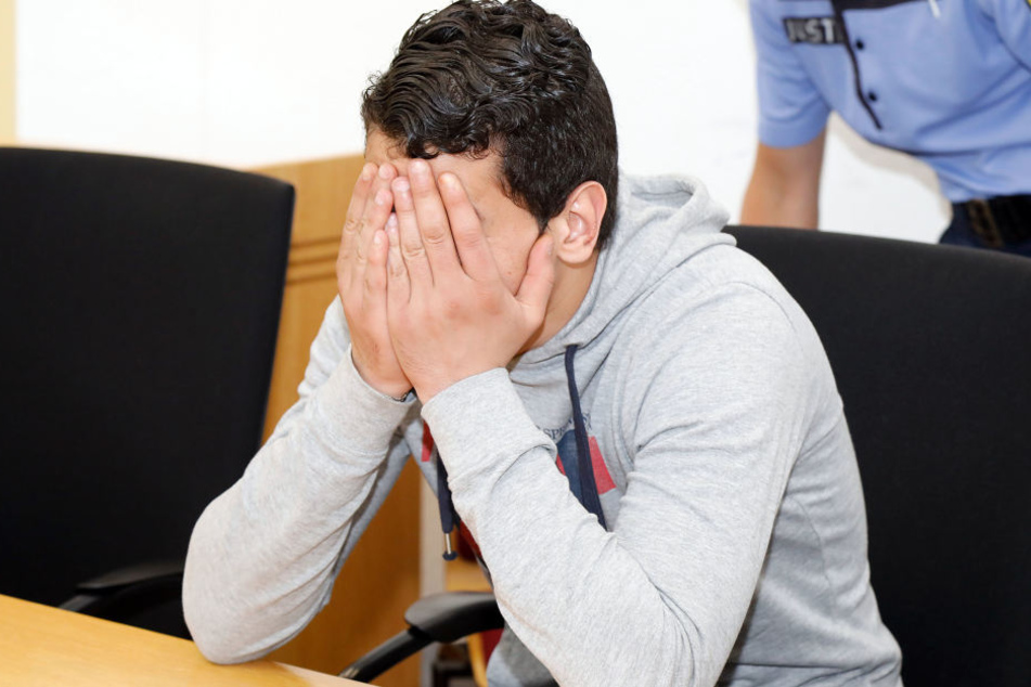 Dem Angeklagten Ayoub B. (22) drohen bis zu 15 Jahre Haft.