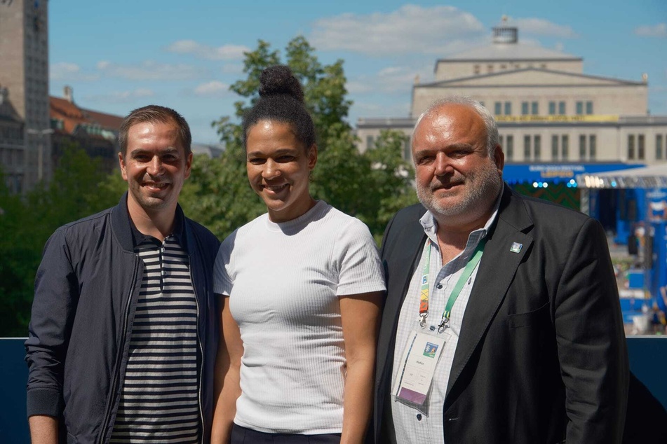 Philipp Lahm (40, l.), Celia Šašić (35) und Prof. Jörg Junhold (60) zogen am Montag ein Zwischenfazit zur Europameisterschaft 2024.