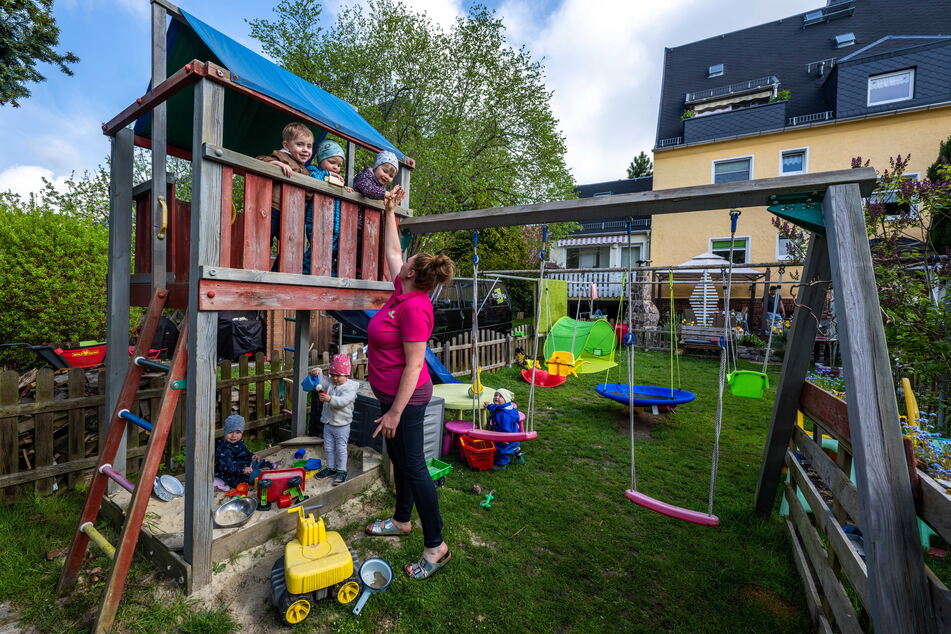 Die beiden Gruppen der Familie Kamprath treffen sich gern im Garten.