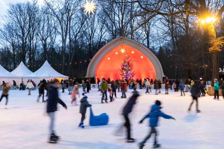 Auf dem Konzertplatz Weißer Hirsch kommt am ersten Advent Weihnachtsstimmung auf.