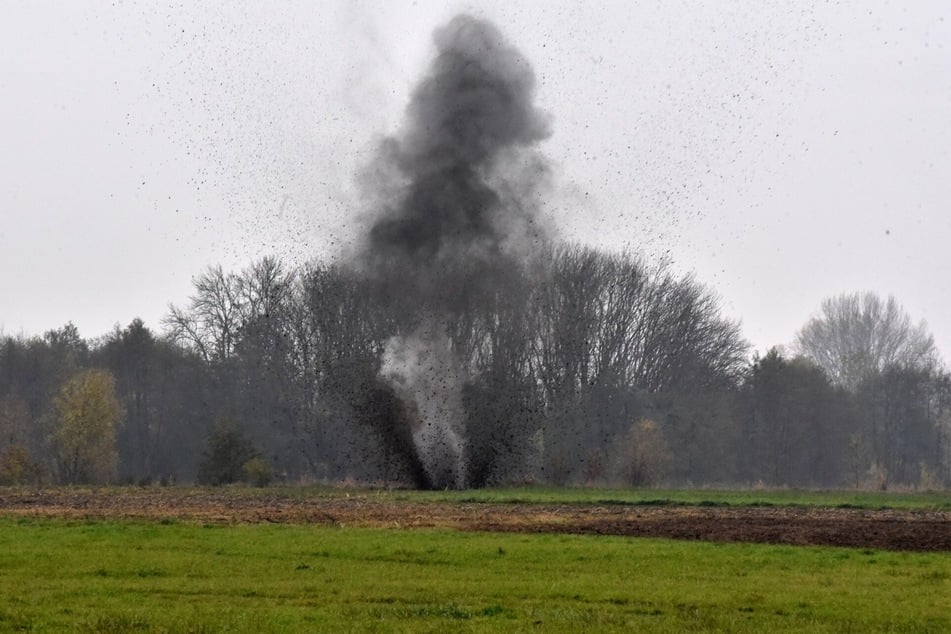 Die Granate wurde kontrolliert zur Sprengung gebracht.