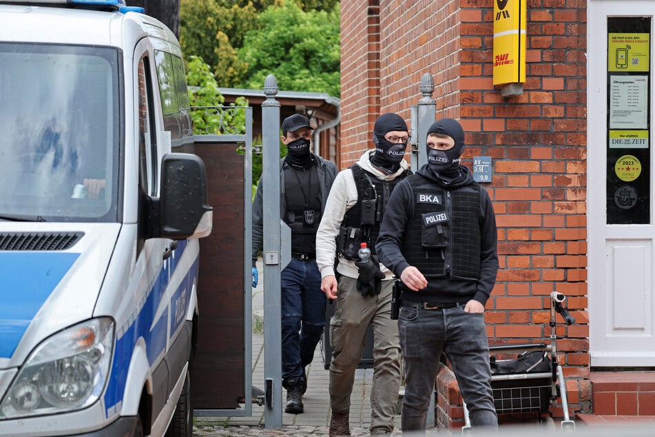 Hausdurchsuchung bei einem mutmaßlichen Mitglied der Terrorzelle in Mecklenburg-Vorpommern.