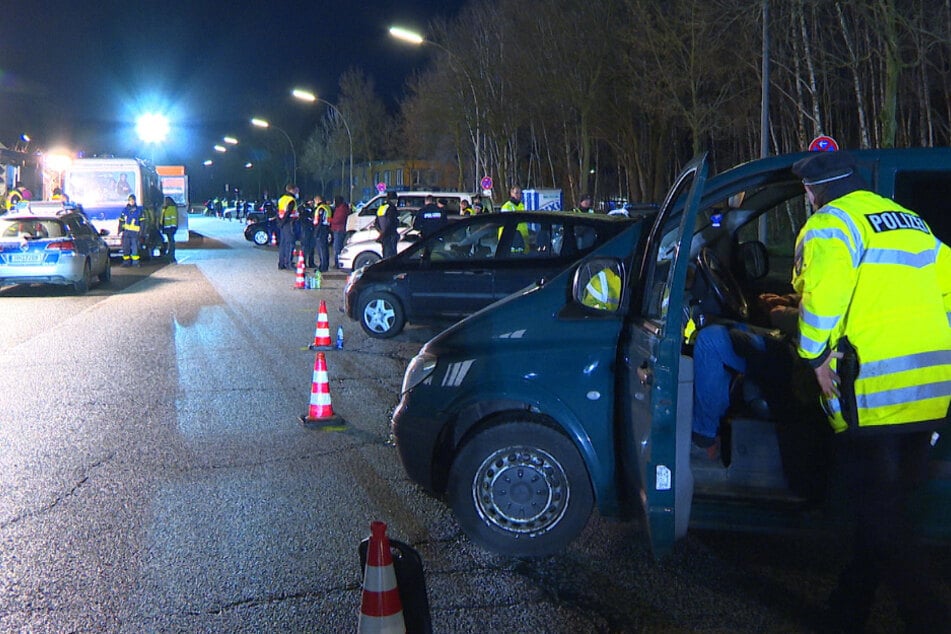 Im Stadtteil Wilhelmsburg wurden die Fahrzeuge angehalten.