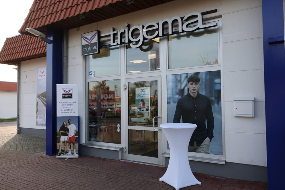 Trigema hat am Freitag ihren ersten ostdeutschen Store im Löwenpark in Leipzig eröffnet.