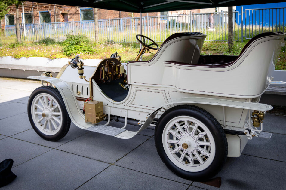 Ein Nachbau des 1905 ersten in Zwickau gebauten Fahrzeugs: ein Horch 14-17 PS.