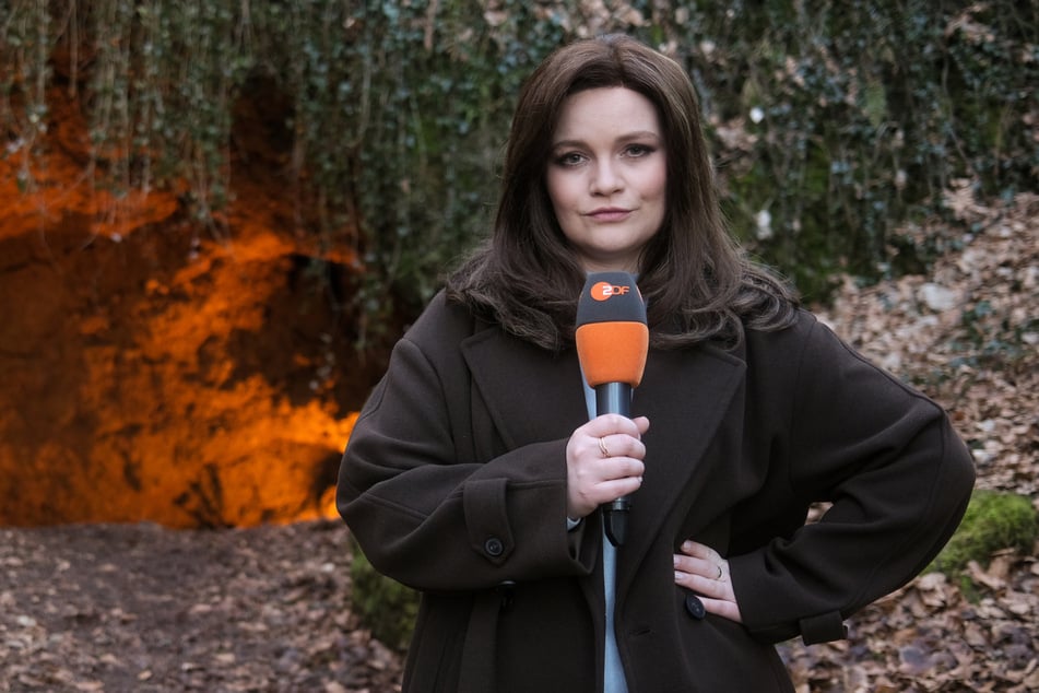 Die erste Folge dreht sich um die Vulkaneifel - vor Ort berichtet Caro Worbs als Reporterin Katja Forohrd.