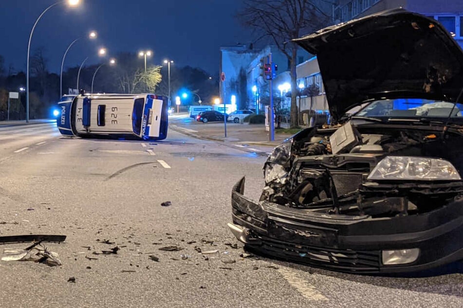 Sechs Verletzte! Kombi kracht in Einsatzwagen der Bundespolizei