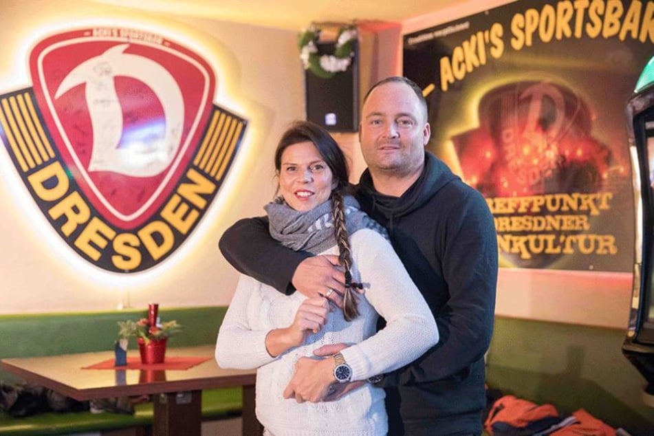 Susanne (37) und Rene Ackermann (43) kümmern sich um die Dynamo-Fans genauso wie um ihre zahlreichen Stammgäste