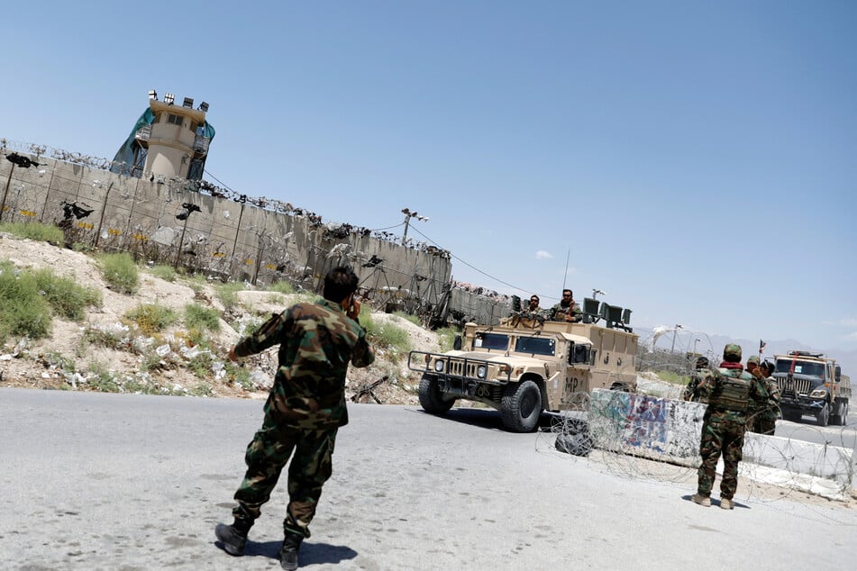 President Donald Trump issued a threat against Afghanistan as he continued to push for a return of Bagram air base to the US.