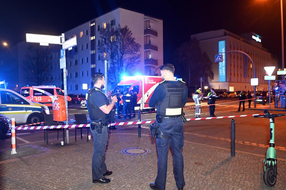 Messerattacke: Messerattacke in Kreuzberg: Zwei Männer in ärztlicher Behandlung