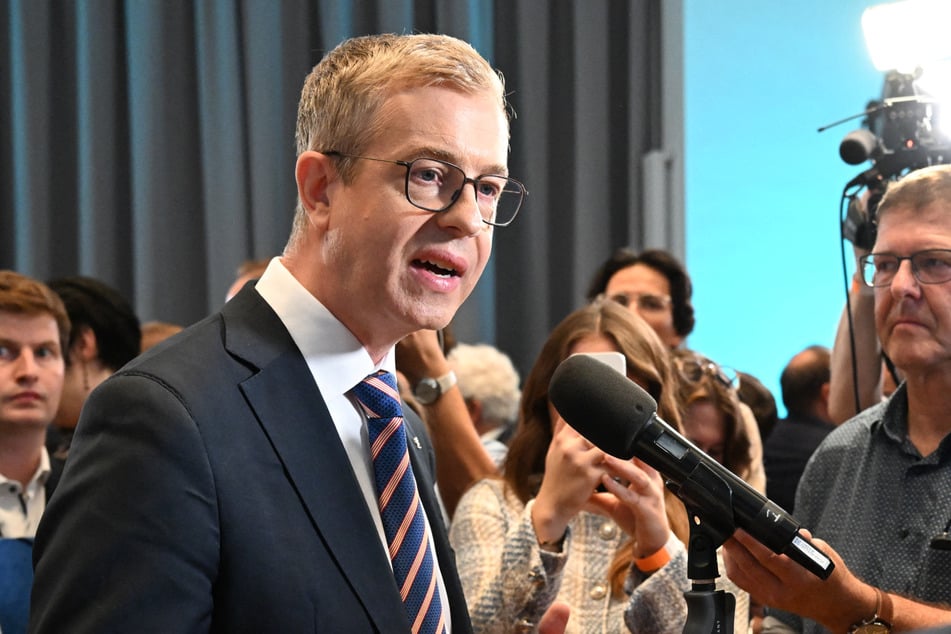 Für Stefan Evers (46) kommt es knüppeldick. Der CDU-Spitzenkandidat hat sein Direktmandat verloren.