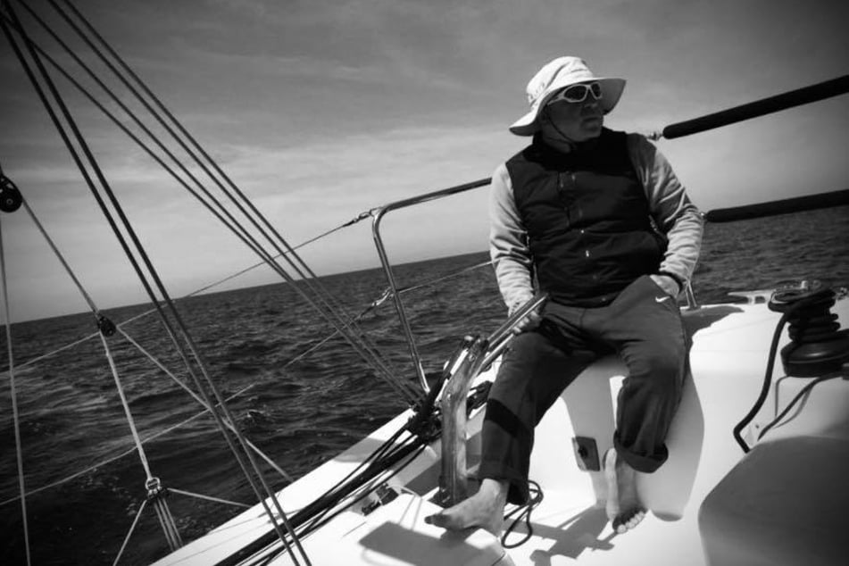 Mit diesem privaten Urlaubsfoto verabschieden sich die Mitarbeiter von ihrem Chef Falk Möbius (†50) auf Facebook.