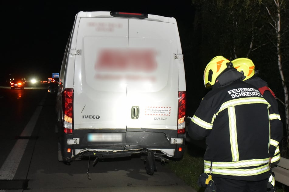 Dabei war ein Auto auf einen Transporter aufgefahren.