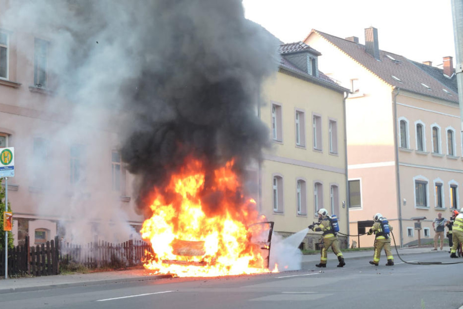 Zum Einsatz kam nur die Feuerwehr Grimma. Die Kameraden brachten den Brand schnell unter Kontrolle.