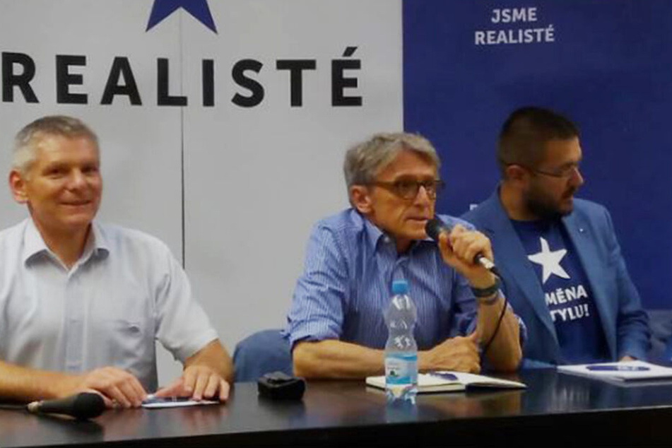 Peter Robejsek (m.) gründete die Partei erst vor zweieinhalb Jahren. Nun ist schon wieder Schluss.