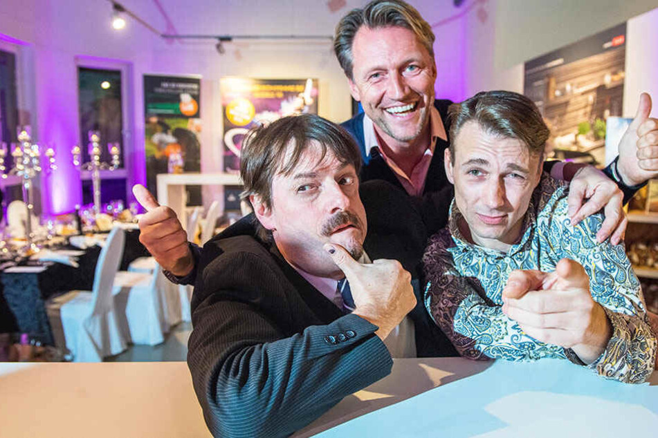 Der künstlerische Leiter Guido Gentzel (42, l.), Veranstalter Mirco Meinel (45) und der französische Künstler Fabien Kachev fiebern der Premiere von "Moments 2" entgegen.