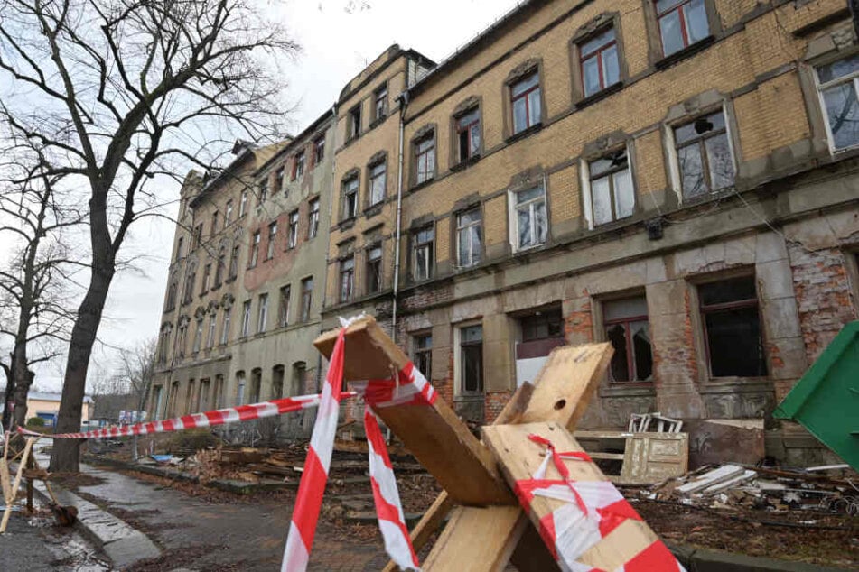 Desolater Zustand und hohe Schulden: Für das herrenlose Haus Paul-Gerhard-Straße 64 einen neuer Eigentümer zu finden, war schwierig.