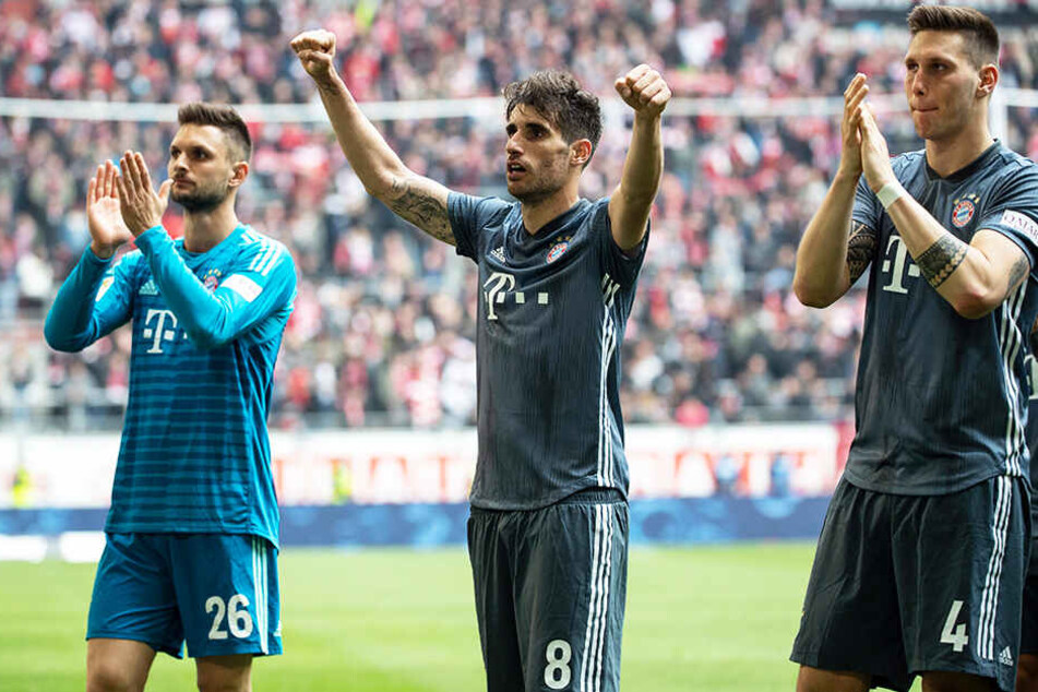 Der FC Bayern München bleibt nach dem klaren 4:1-Auswärtssieg bei Fortuna Düsseldorf Tabellenführer der Bundesliga.