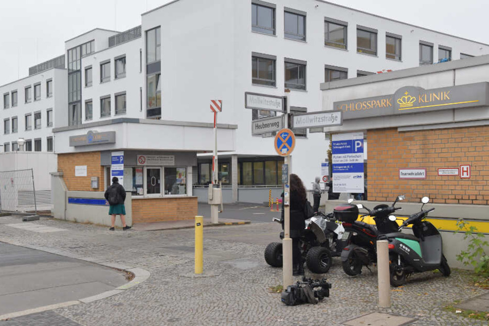 Blick auf die Berliner Schlosspark-Klinik, wo der Berliner Arzt Fritz von Weizsäcker erstochen wurde.