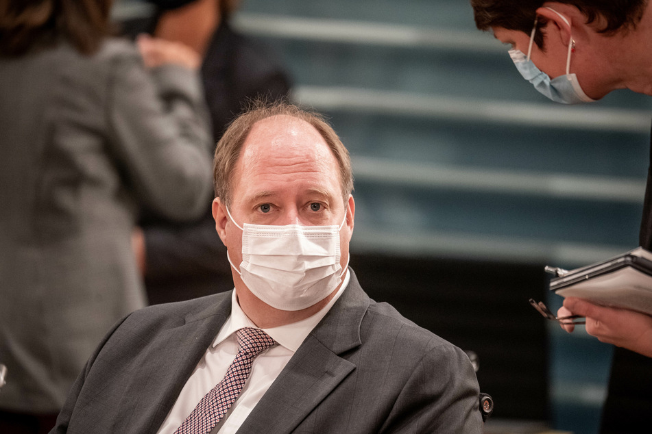 Helge Braun (48, CDU), Chef des Bundeskanzleramtes und Bundesminister für besondere Aufgaben, plädiert für kostenlose Corona-Schnelltests.