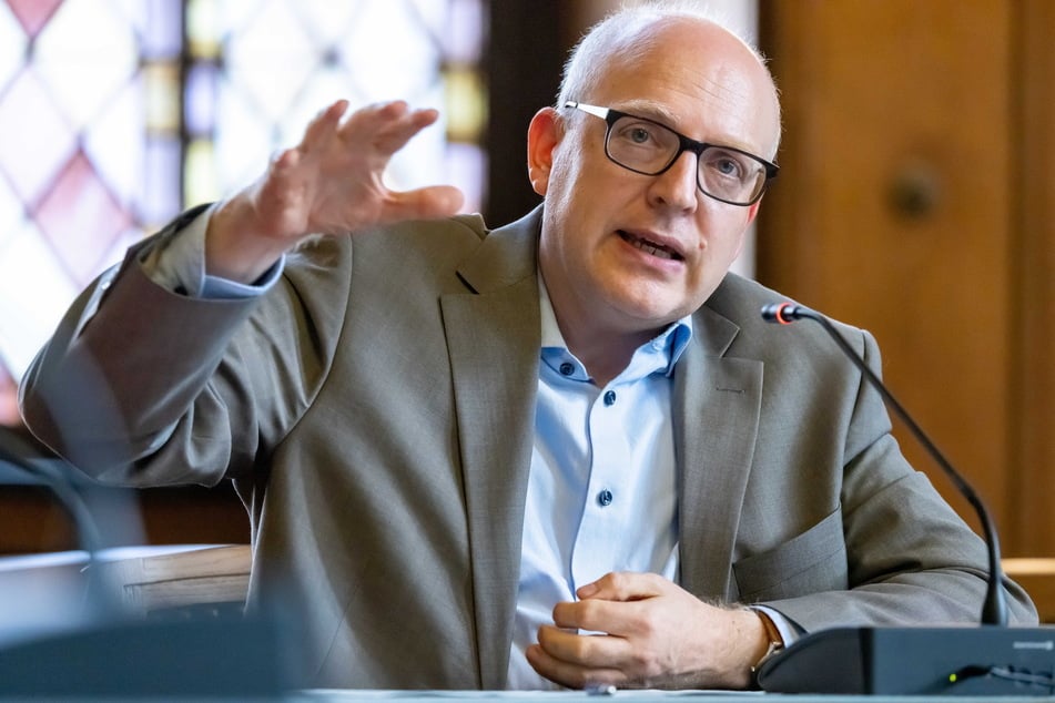 Sprach das Verbot für öffentliche Grünflächen aus: Oberbürgermeister Sven Schulze (50, SPD).