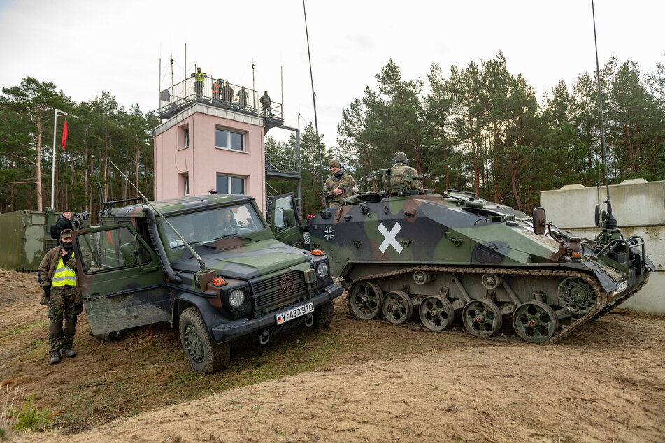 Haben die Lage im Blick: die Artilleriebeobachter des Fallschirmjägerregiments 26.