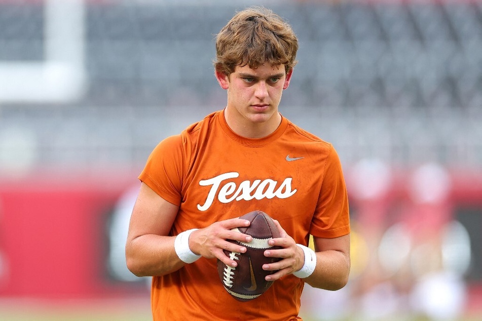 Arch Manning's family speaks out on Texas transfer rumors