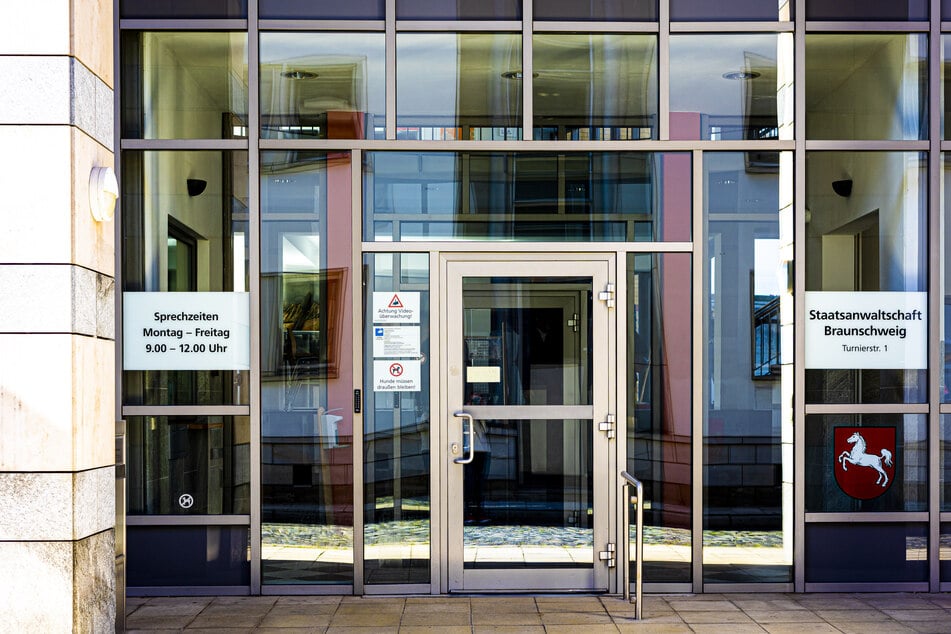 Die Staatsanwaltschaft Braunschweig führt die Ermittlungen gegen Ebbing.