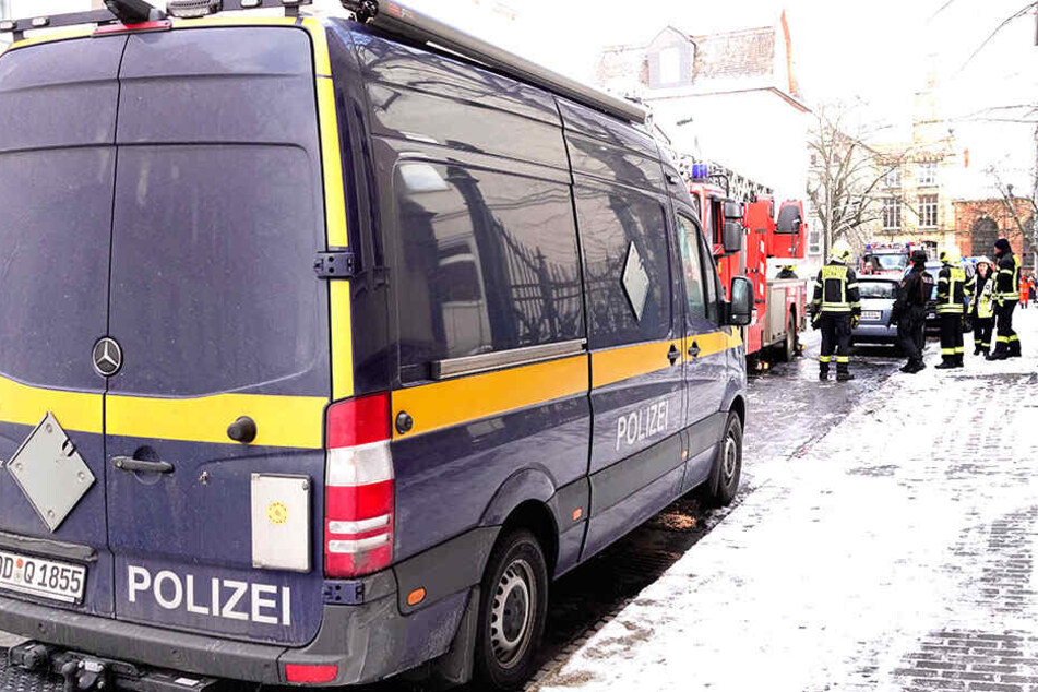 Chemnitz: Spektakulärer Einsatz! Zoll stürmt Wohnung ...