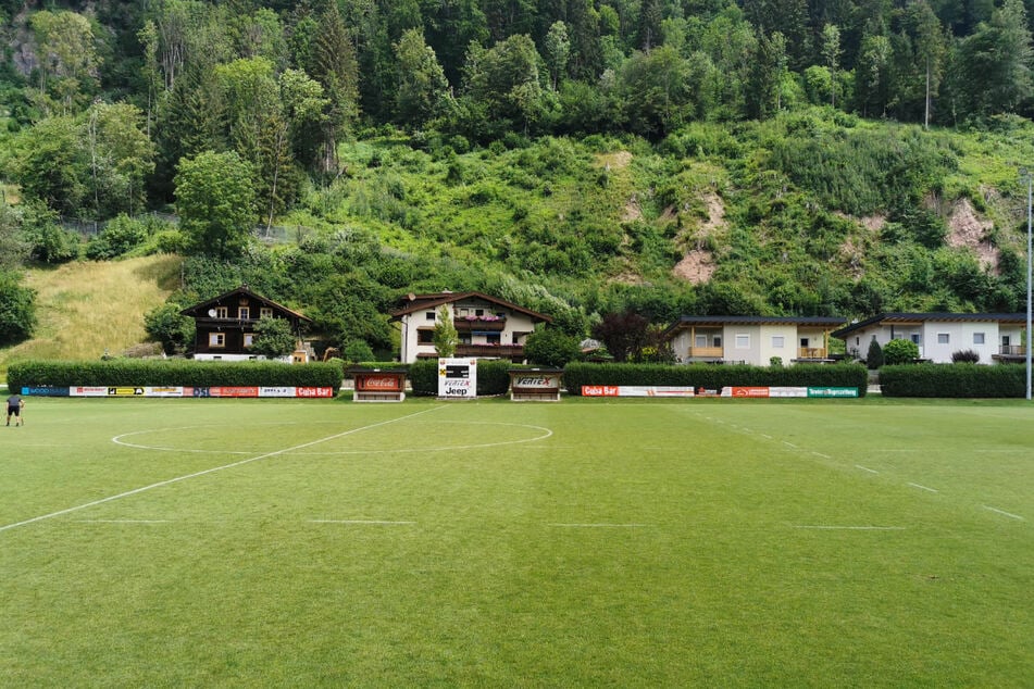 Al mattino, la dinamo sudava al campo di addestramento di Bad Haring, in Austria.