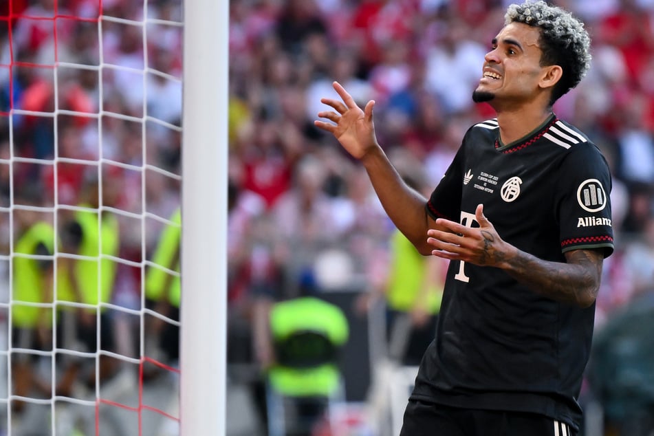 Wochenlang pokerte der FC Bayern um Luis Díaz (28).
