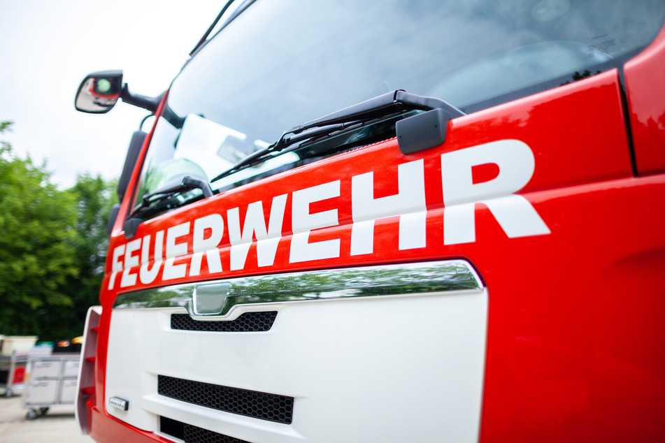 Feuerwehreinsatz in Nordhausen: Auto mit Kohleanzünder in Brand gesetzt