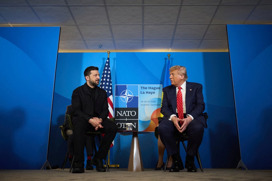 US President Donald Trump (r.) and Ukrainian President Volodymyr Zelensky attend a meeting on the sidelines of the NATO summit in The Hague, Netherlands, on June 25, 2025.