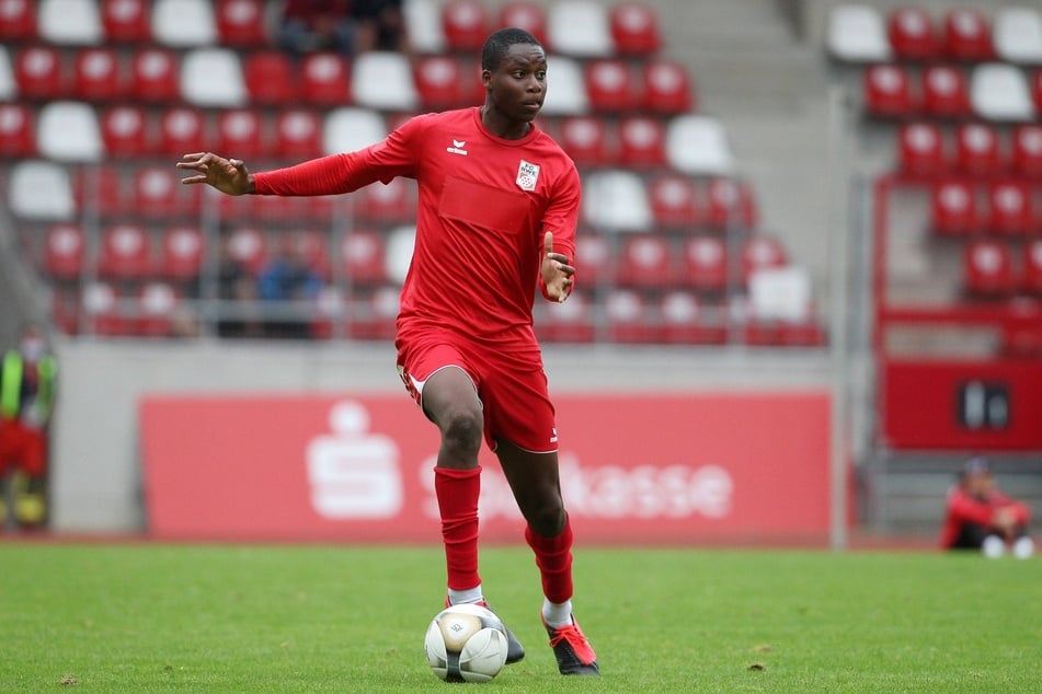Darius Amados (†25) spielte in der Saison 2020/2021 für den FC Rot-Weiß Erfurt.