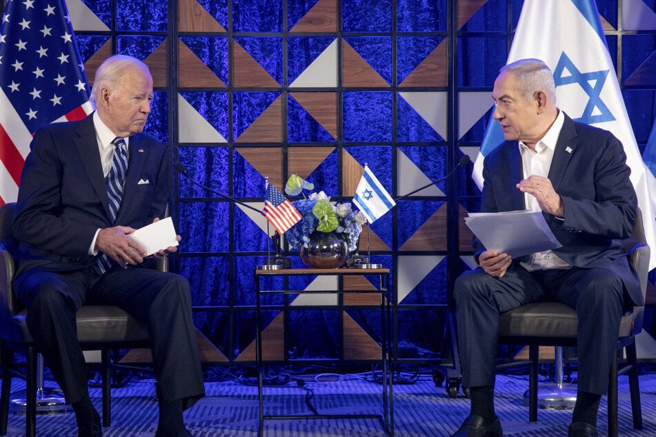 Israels Ministerpräsident Benjamin Netanjahu (r., 73) hat am Mittwoch US-Präsident Joe Biden (80) in Israel empfangen.