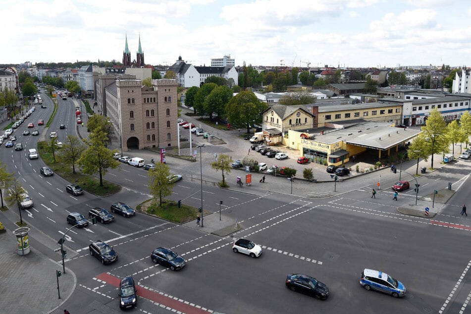 Durch die geplanten Maßnahmen soll die Kreuzung am Mehringdamm sicherer werden. (Archivfoto)