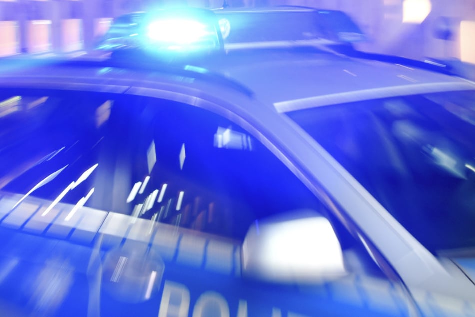 Berlin: Autofahrer-Albtraum in Marzahn: Stein kracht von Brücke auf Windschutzscheibe