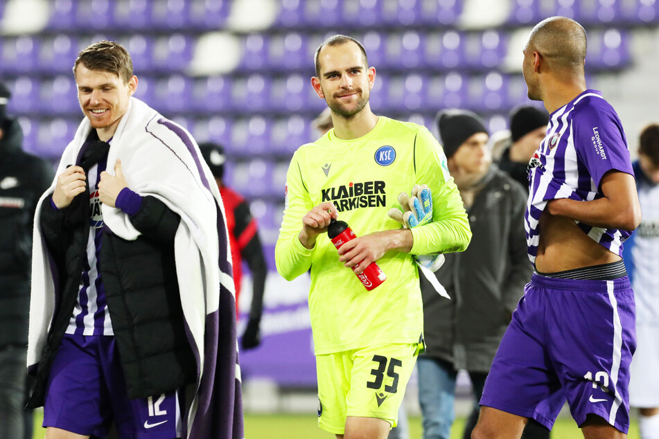 Kennen sich allesamt aus der Jugend von Hertha BSC: Steve Breitkreuz (29, l.) spielte in der U23 regelmäßig mit dem heutigen Zweitliga-Ausnahmekeeper Marius Gersbeck (25, KSC, M.) und Louis Samson (25, r.) zusammen.