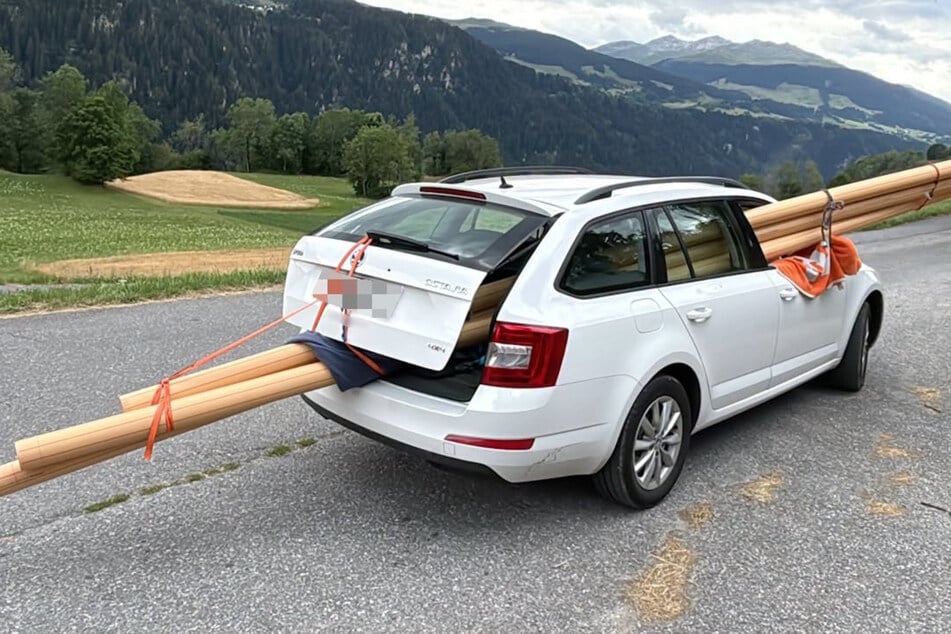 Kuriose Verkehrskontrolle: Was dieser Fahrer transportiert, sorgt für Kopfschütteln