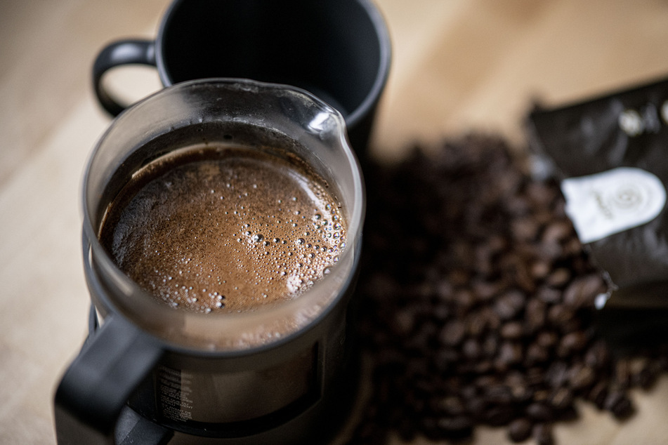 Mit der passenden French-Press-Anleitung darf man sich schon nach wenigen Minuten über frisch gebrühten Kaffee freuen.