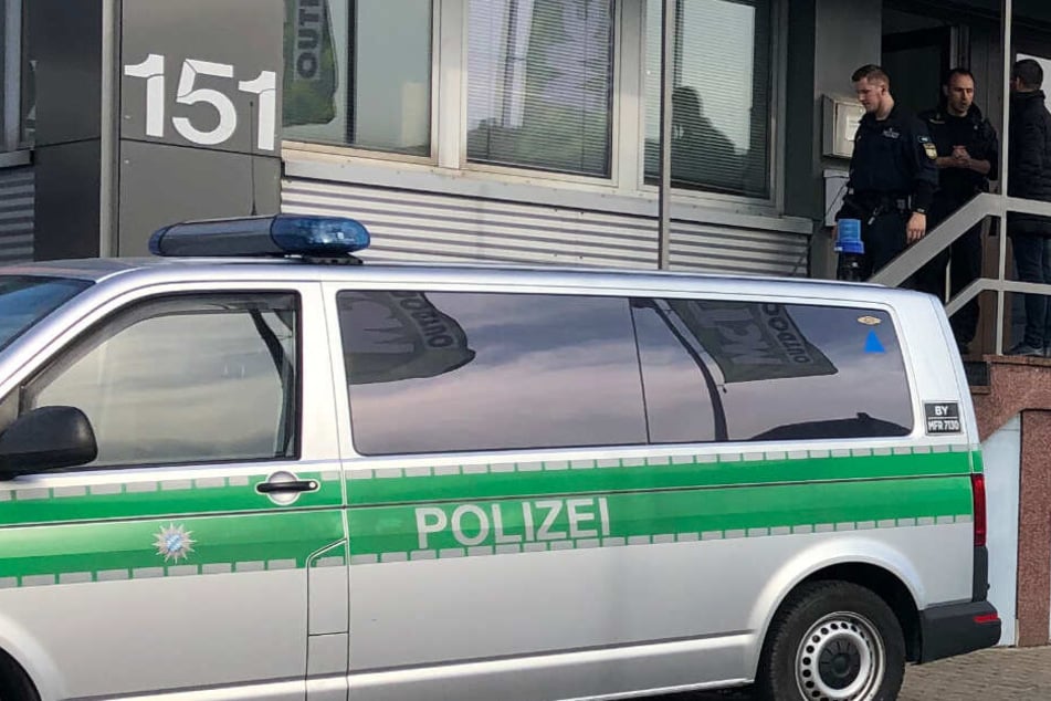Die Polizei ermittelt in der Sozialpension in der Sigmundstraße nach einer Prügelei.