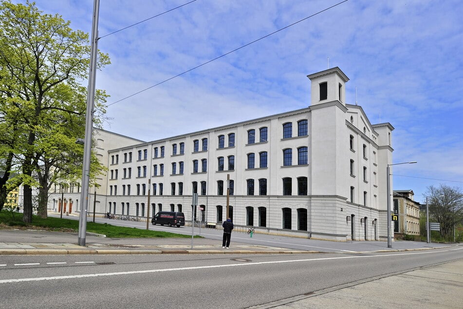 Mittlerweile befindet sich die Uni-Bibliothek in dem sanierten Gebäude.