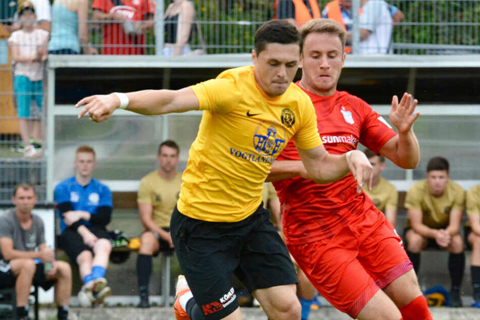 Denis Jäpel (mit Amer Kadric) erzielt den Ausgleich für den FSV Zwickau.