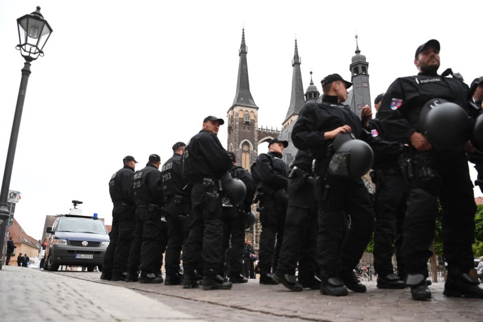 Bei den Demonstrationen vergangene Woche waren Beamte der Polizei aus verschiedenen Bundesländern, berittene Einsatzkräfte und sogar ein Wasserwerfer vor Ort.