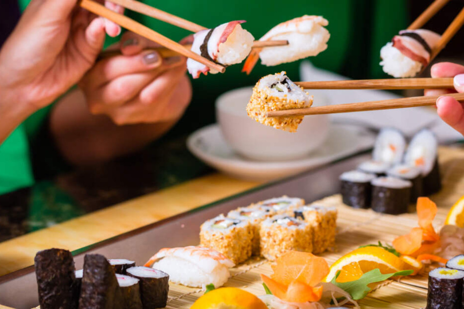 Der Sushi-hersteller in Knautnaundorf hat alle Mitarbeiter freigestellt. (Symbolbild)