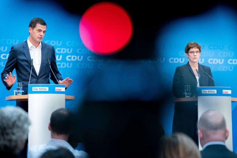 Mike Mohring und Annegret Kramp-Karrenbauer auf der Pressekonferenz nach der Thüringen-Wahl.