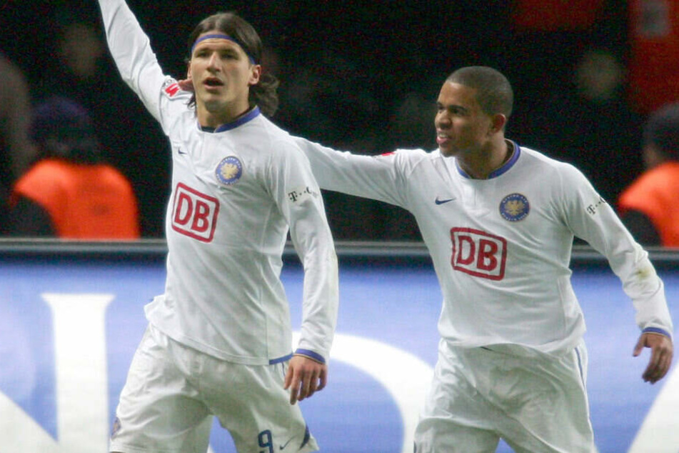 Ede jubelt mit Pantelic.